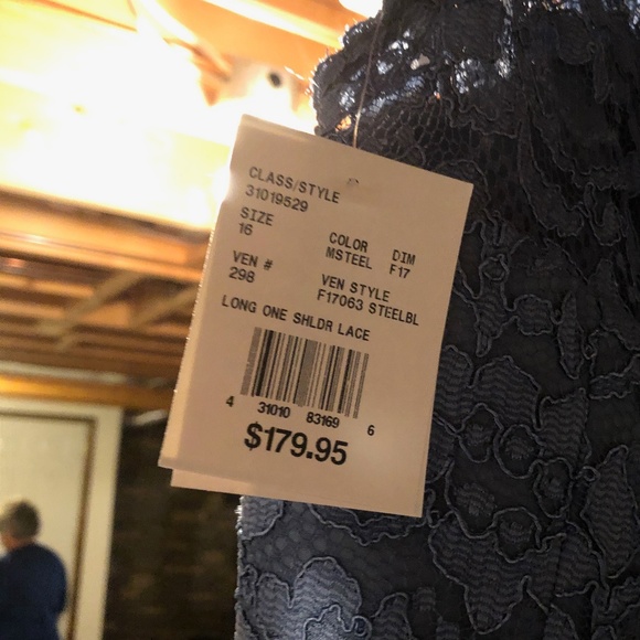 Bridesmaid dress - Picture 2 of 3